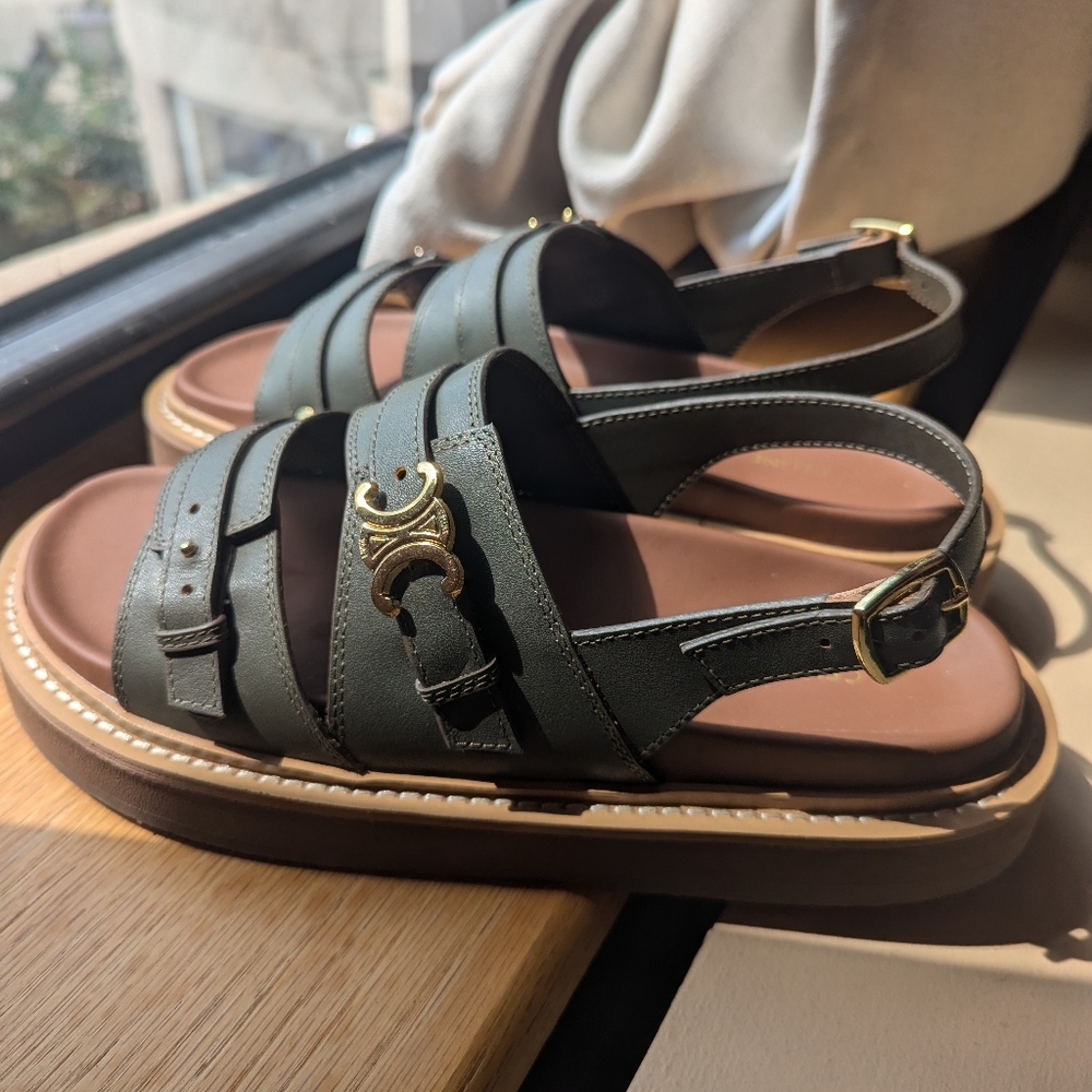 Size 41, green leather sandals with gold hardware